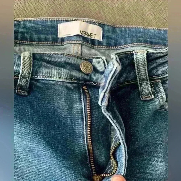 Vervet Distressed Jeans size 28 - Picture 3 of 7